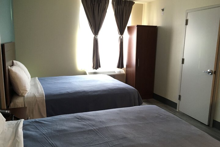 Room 7 of 9