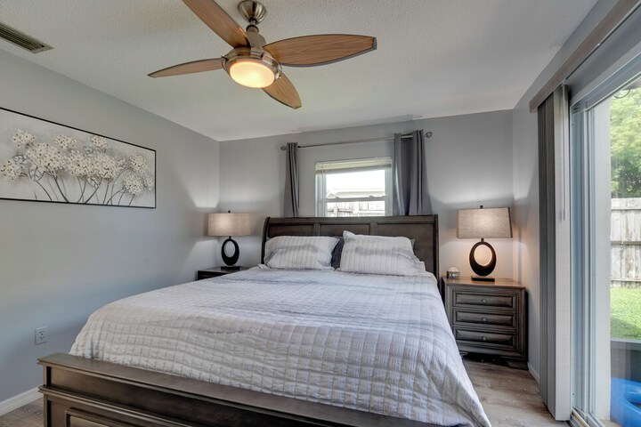 Home Near Werner-boyce & New Port Richey!