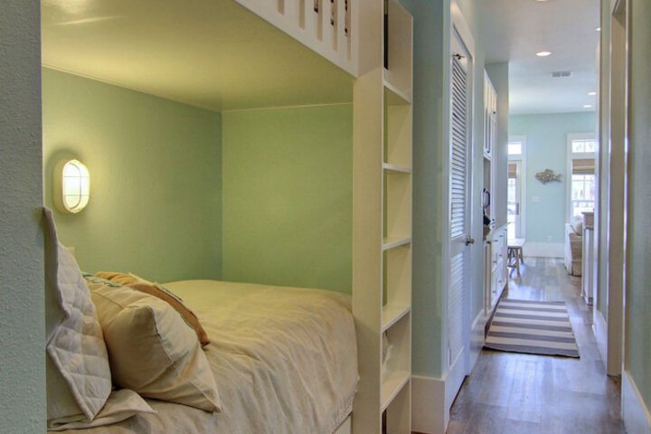 Room 10 of 22
