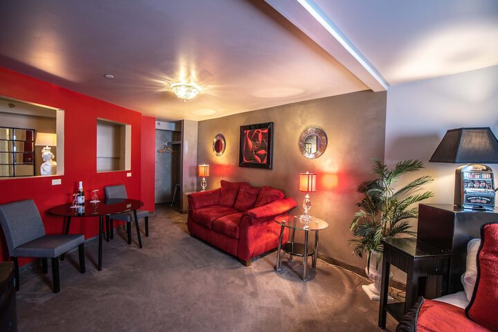 Room 74 of 216