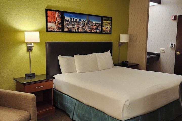 Heritage Inn Suites Houston / Sugar Land Trademark by Wyndham