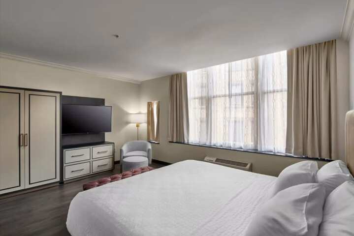 Room 29 of 43