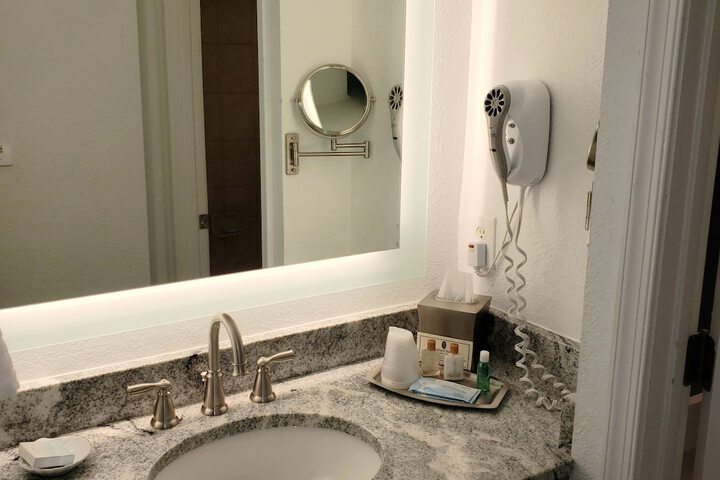 The Avenue Inn and Spa