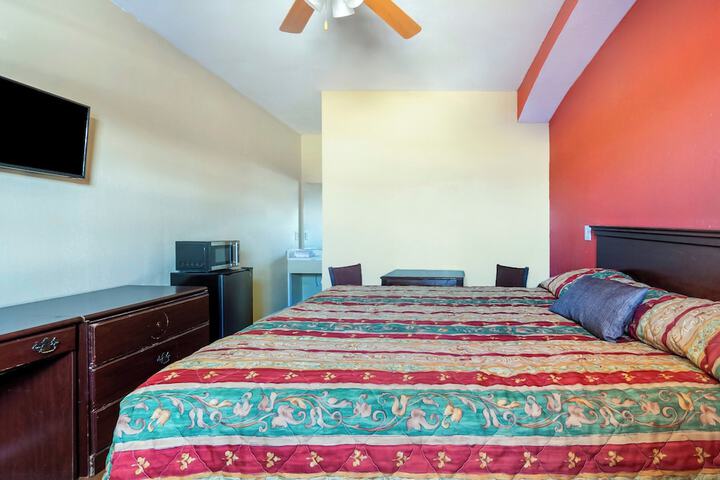 Room 6 of 15