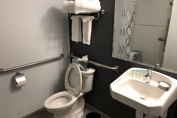 Room 27 of 56
