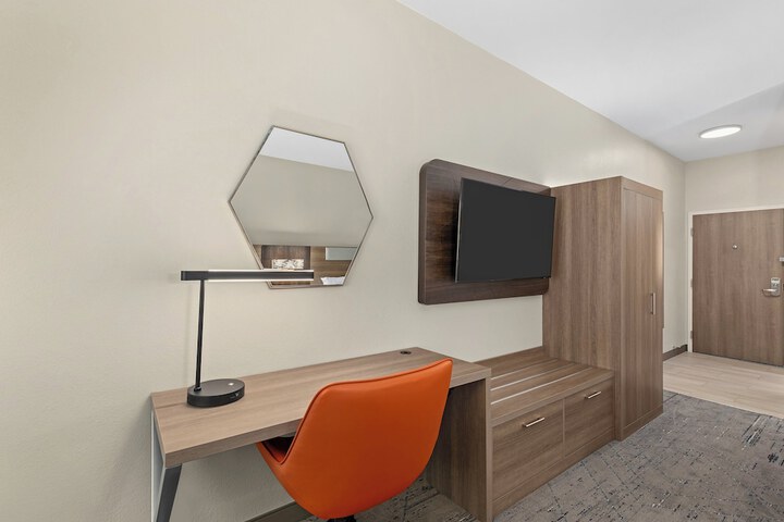 Room 60 of 66
