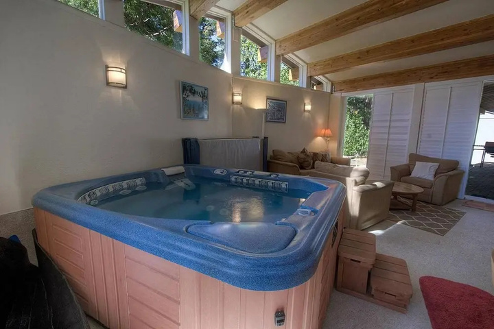Cheyenne Chalet