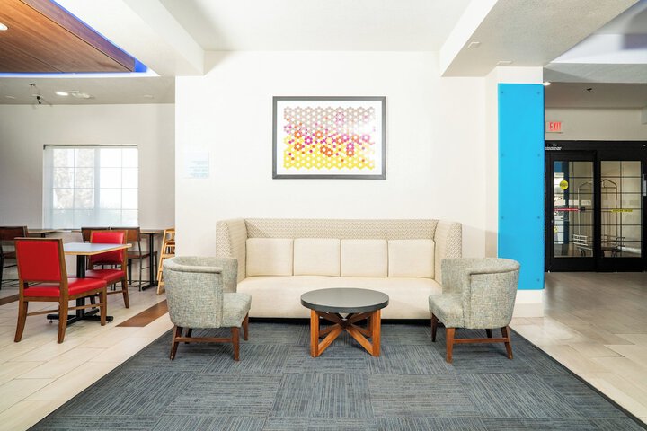 Holiday Inn Express Hotel & Suites Hesperia by IHG