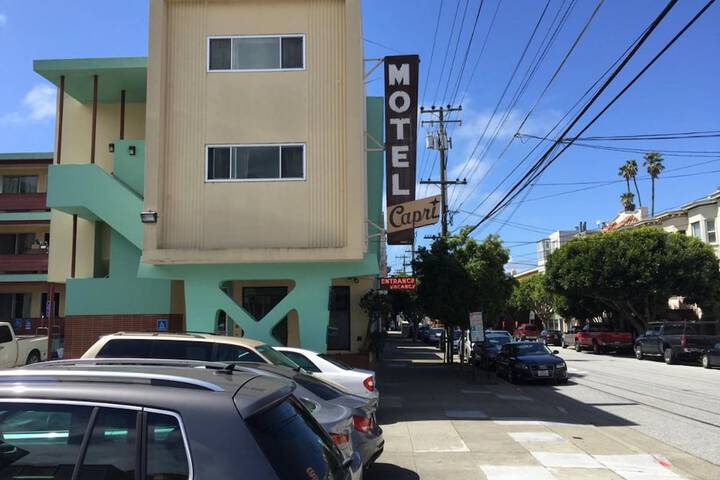 Hotel 7 of 54