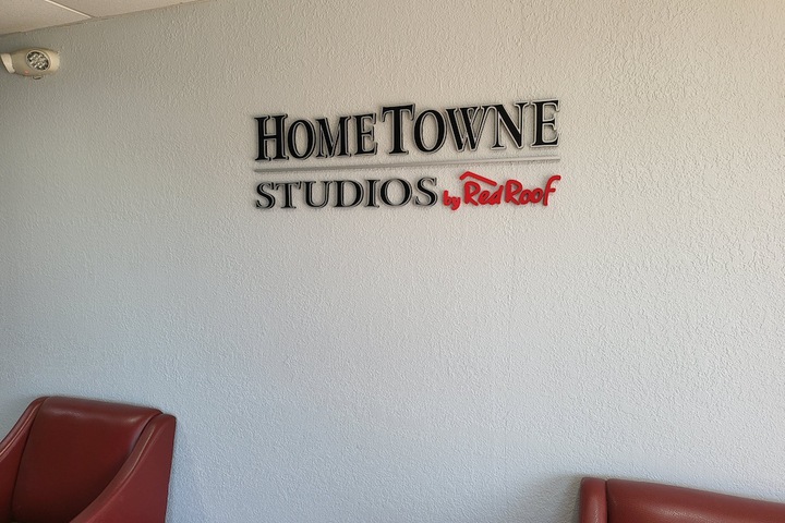 HomeTowne Studios by Red Roof Prattville