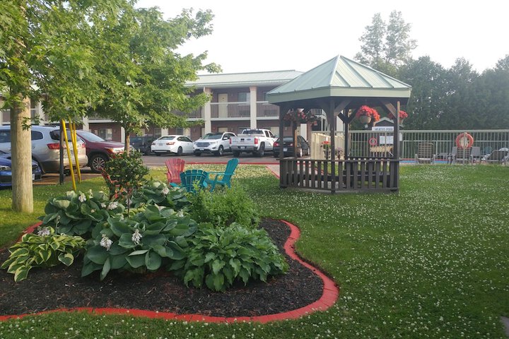 Riviera Inn and Suites 1000 Islands