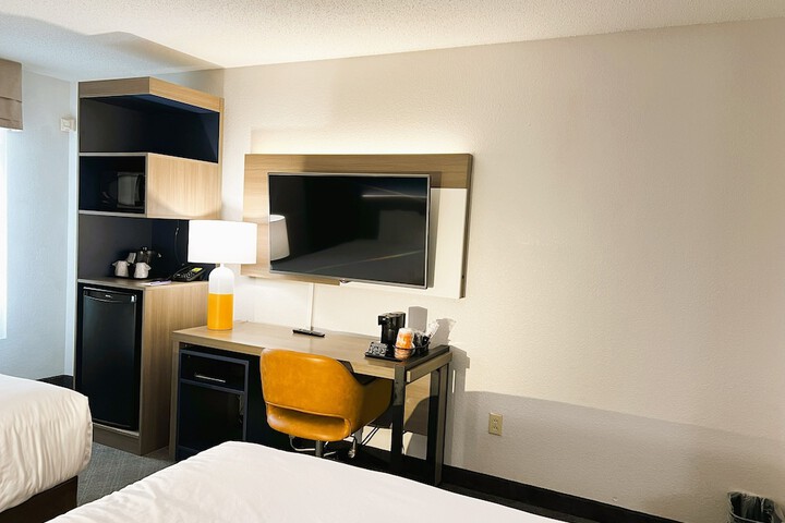 Comfort Inn & Suites Sheboygan I-43