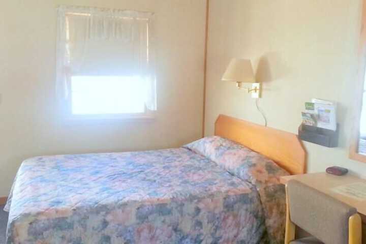 Room 7 of 16