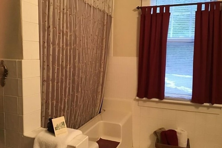 Room 71 of 76