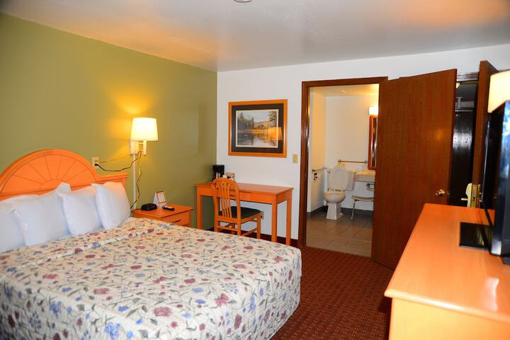 Room 22 of 35
