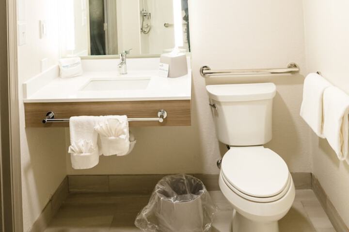 Holiday Inn Express & Suites Knoxville-North-I-75 Exit 112 by IHG