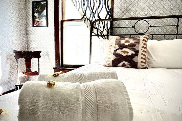 Room 52 of 73