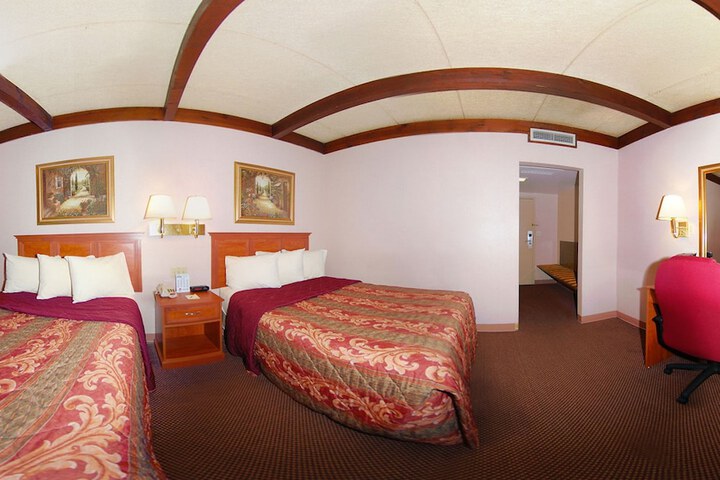 Days Inn by Wyndham Niles