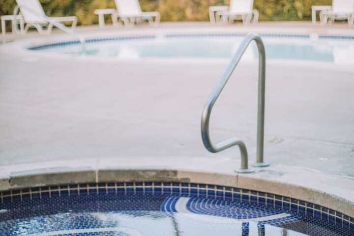 Plantation Hale Suites