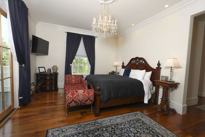Room 73 of 116