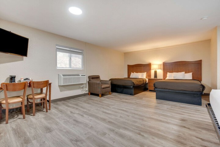 Room 27 of 42