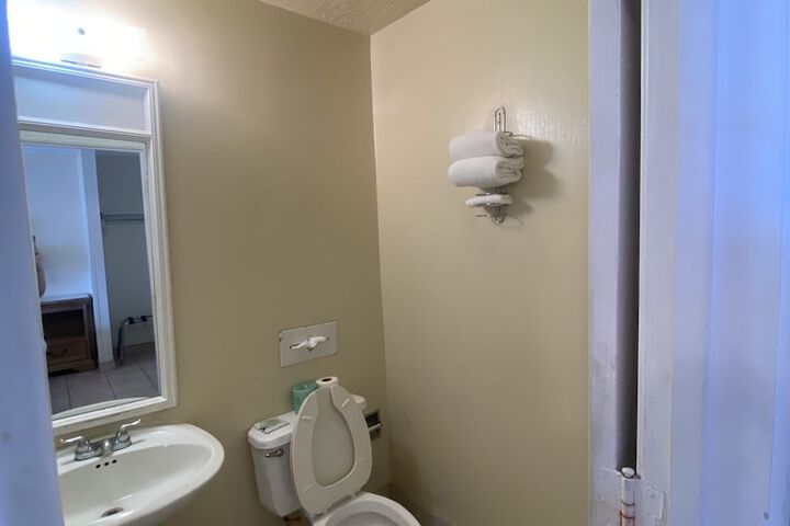 Room 4 of 14