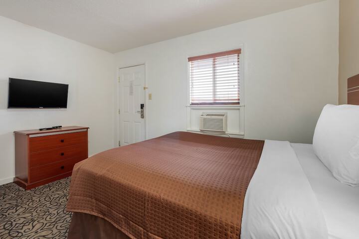 Room 16 of 24