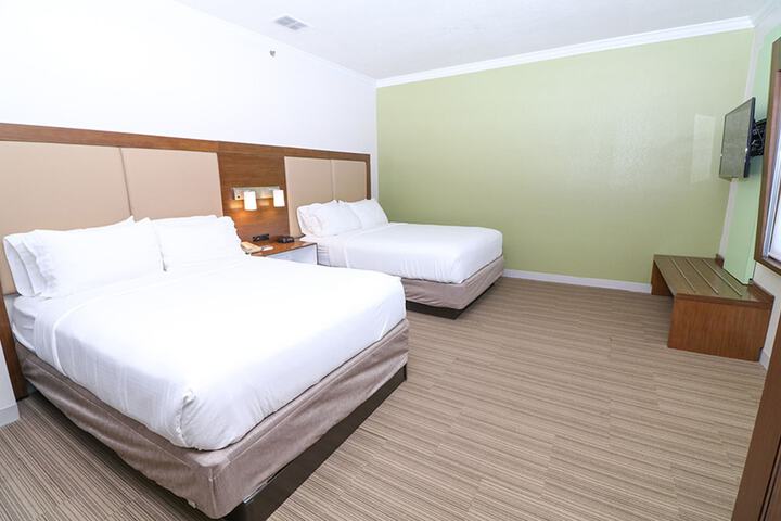 Holiday Inn Express Hotel & Suites Greenville by IHG