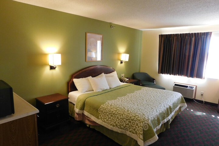 Room 31 of 40