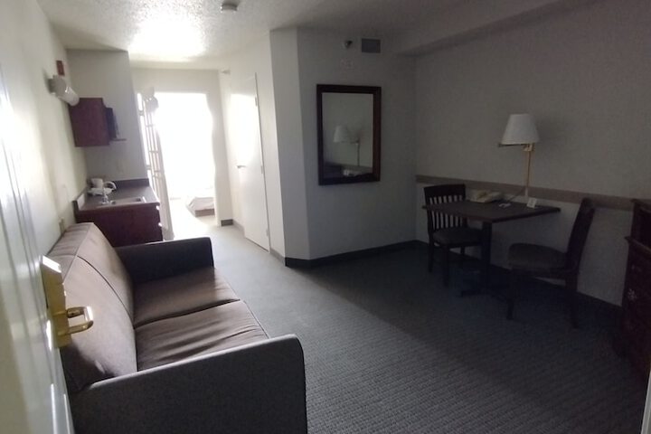 GrandStay Hotel & Suites Hastings