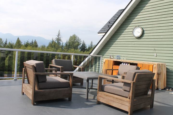 Sundeck 18 of 23