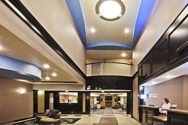 Hotel 7 of 28
