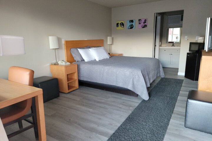 Room 27 of 48