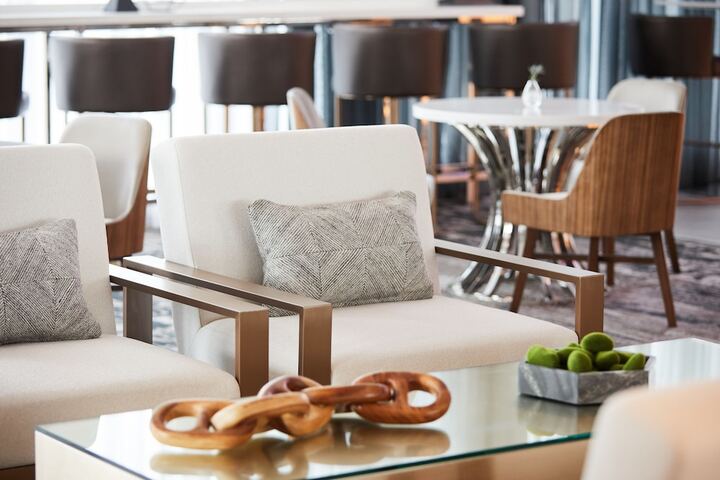 Lounge 60 of 72