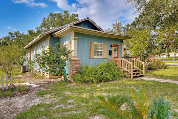 Lake Wales Vacation Rental w / Screened-in Porch!