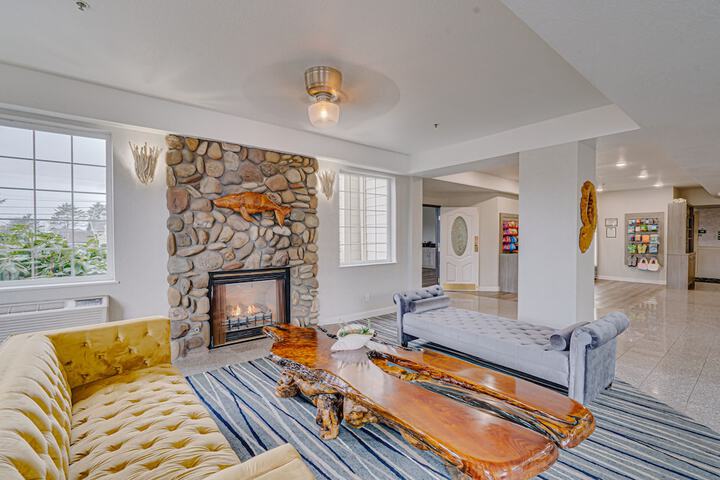 The Ashley Inn & Suites