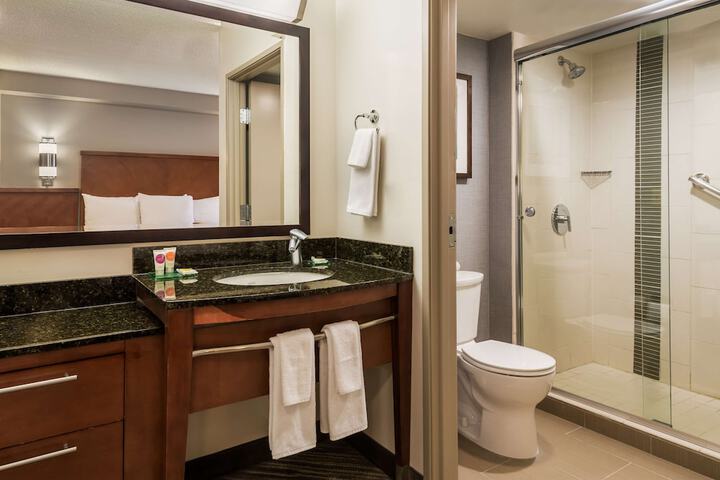 Hyatt Place Bentonville / Rogers