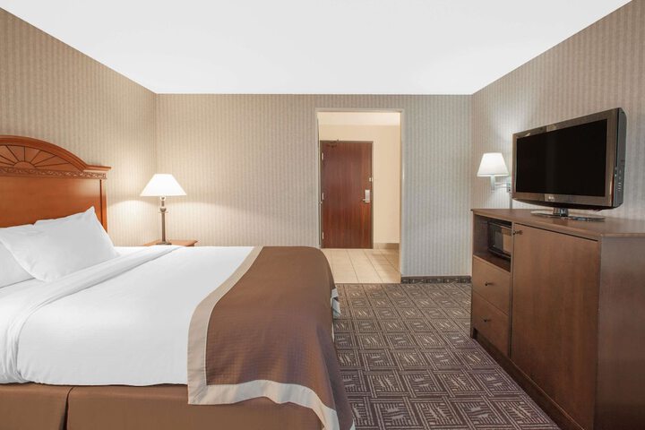 Room 7 of 19