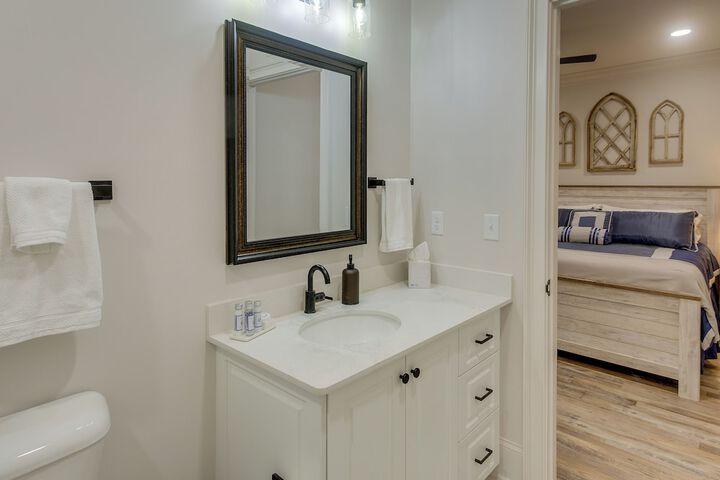Wfh-friendly Condo Rental in Nashville Georgia!