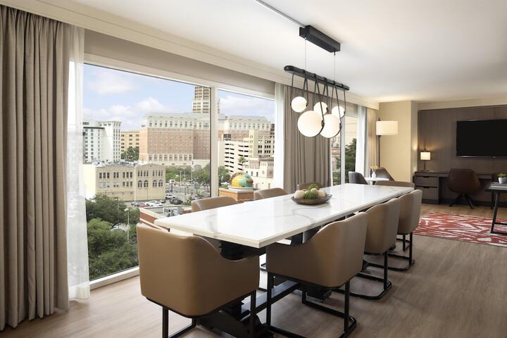Hyatt Regency San Antonio Riverwalk