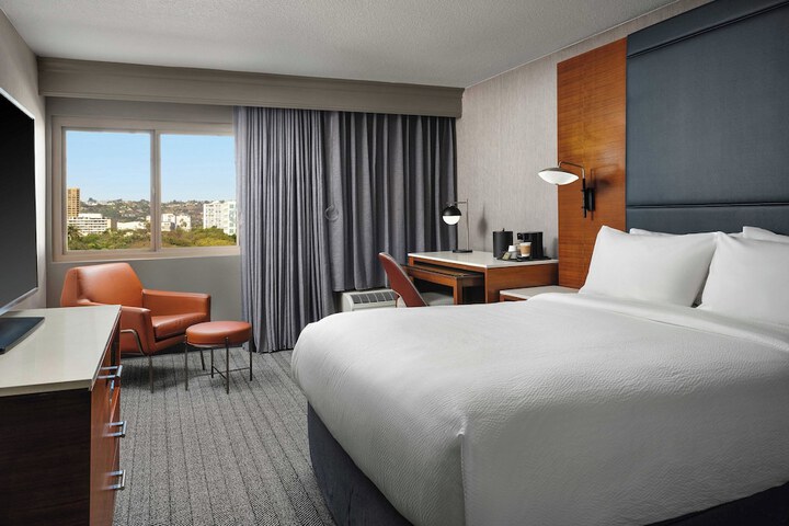 Room 21 of 31