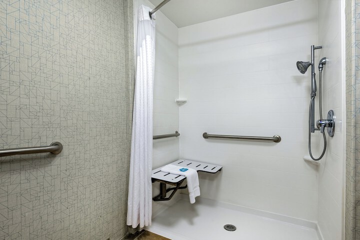 Holiday Inn Express & Suites Grenada by IHG