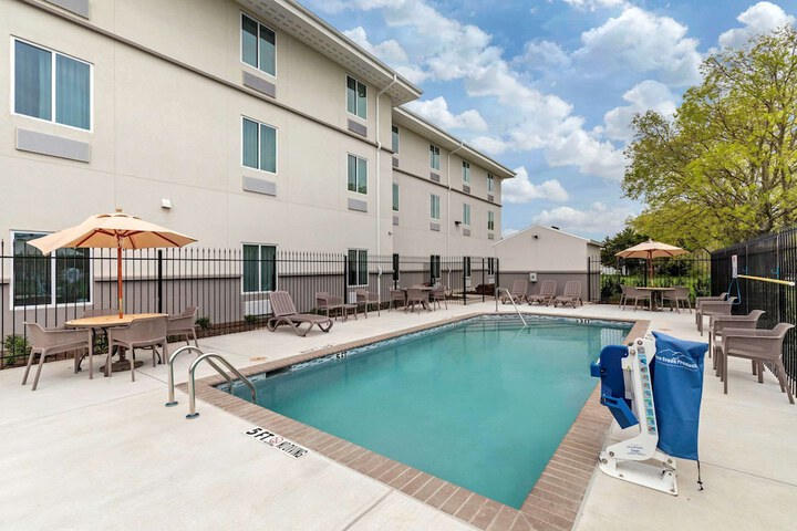 Pool 3 of 38