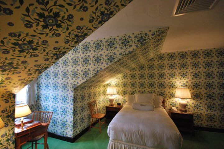 Room 116 of 200