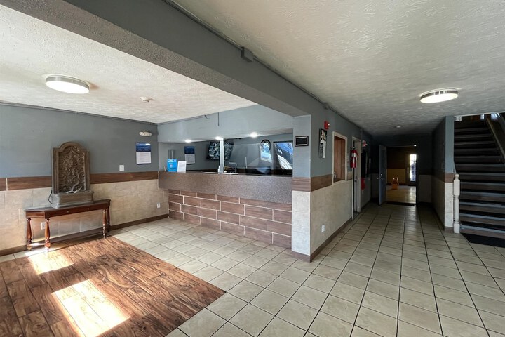 Studio 6 Suites Hurricane Wv