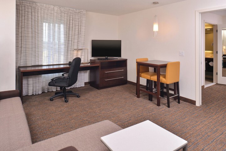 Room 25 of 42