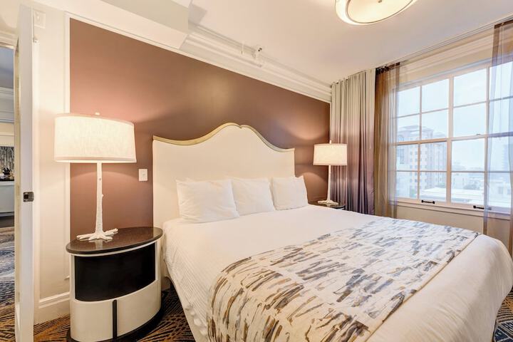 Room 30 of 51