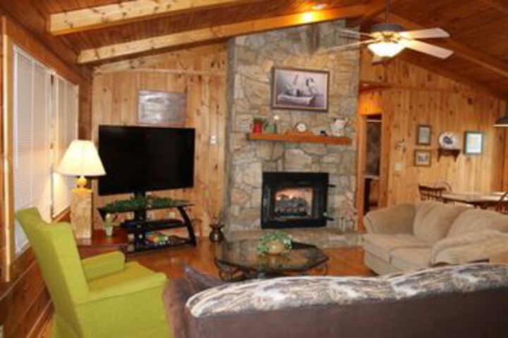 Riverside Log Cabins