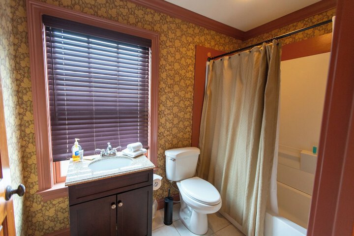Room 31 of 76
