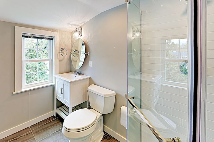 Remodeled Beach Haven W / New Chefs Kitchen 4 Bedroom Home